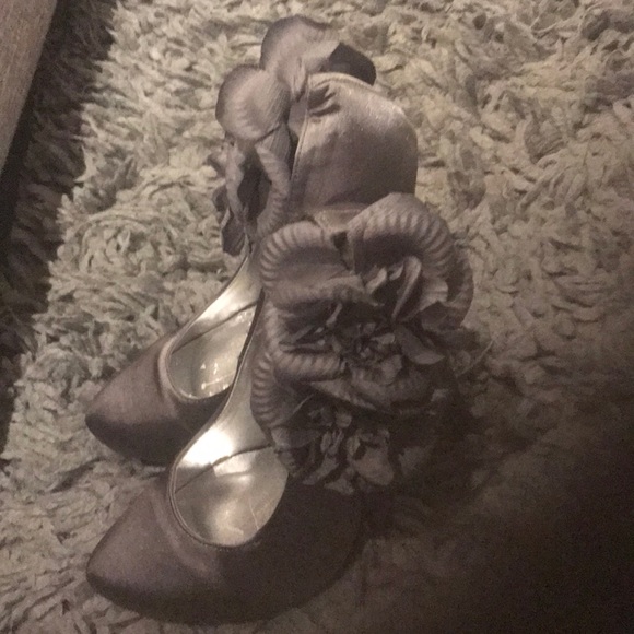 Shoes - Picture 3 of 3